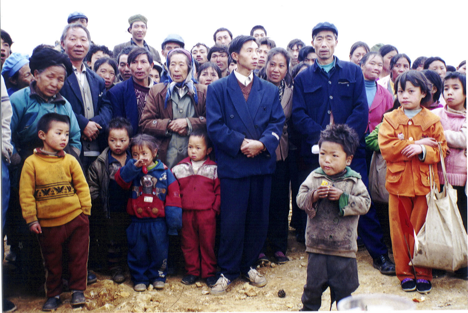 2000 – 2001 資助貴州省瓦店鎮小學重建計劃